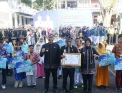 Dirangkai Upacara Hari Pendidikan Nasional, Pemkab Bojonegoro Beri Apresasi Ratusan Anak Berprestasi  