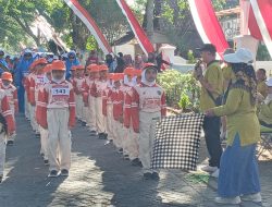 Semangat Nasionalisme, Santri MI Al-Hikmah Margoagung Sukses Ikuti Gerak Jalan HUT RI 81