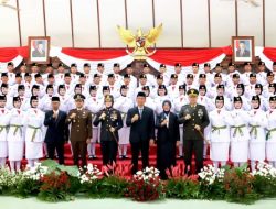72 Pelajar Pilihan di Kabupaten Bojonegoro Resmi Bertugas sebagai Paskibraka